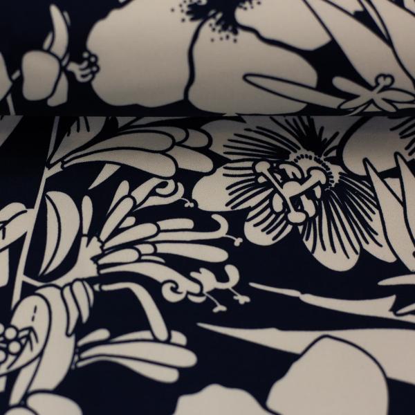 Baumwoll Stretch-Satin Bloom - cremeweiße Blüten auf Dunkelblau